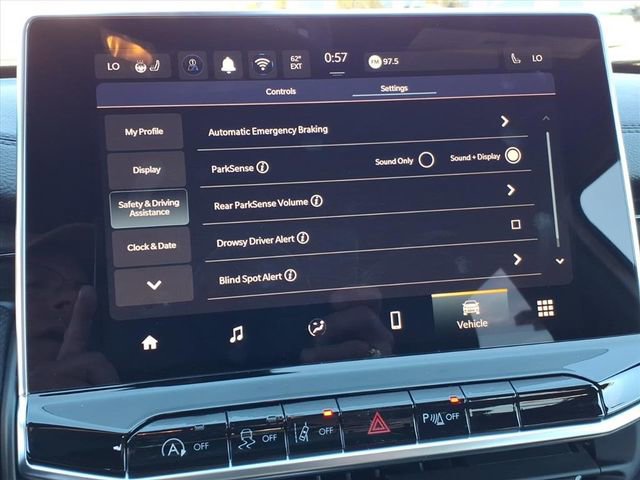 New 2026 Jeep Compass Limited image 7