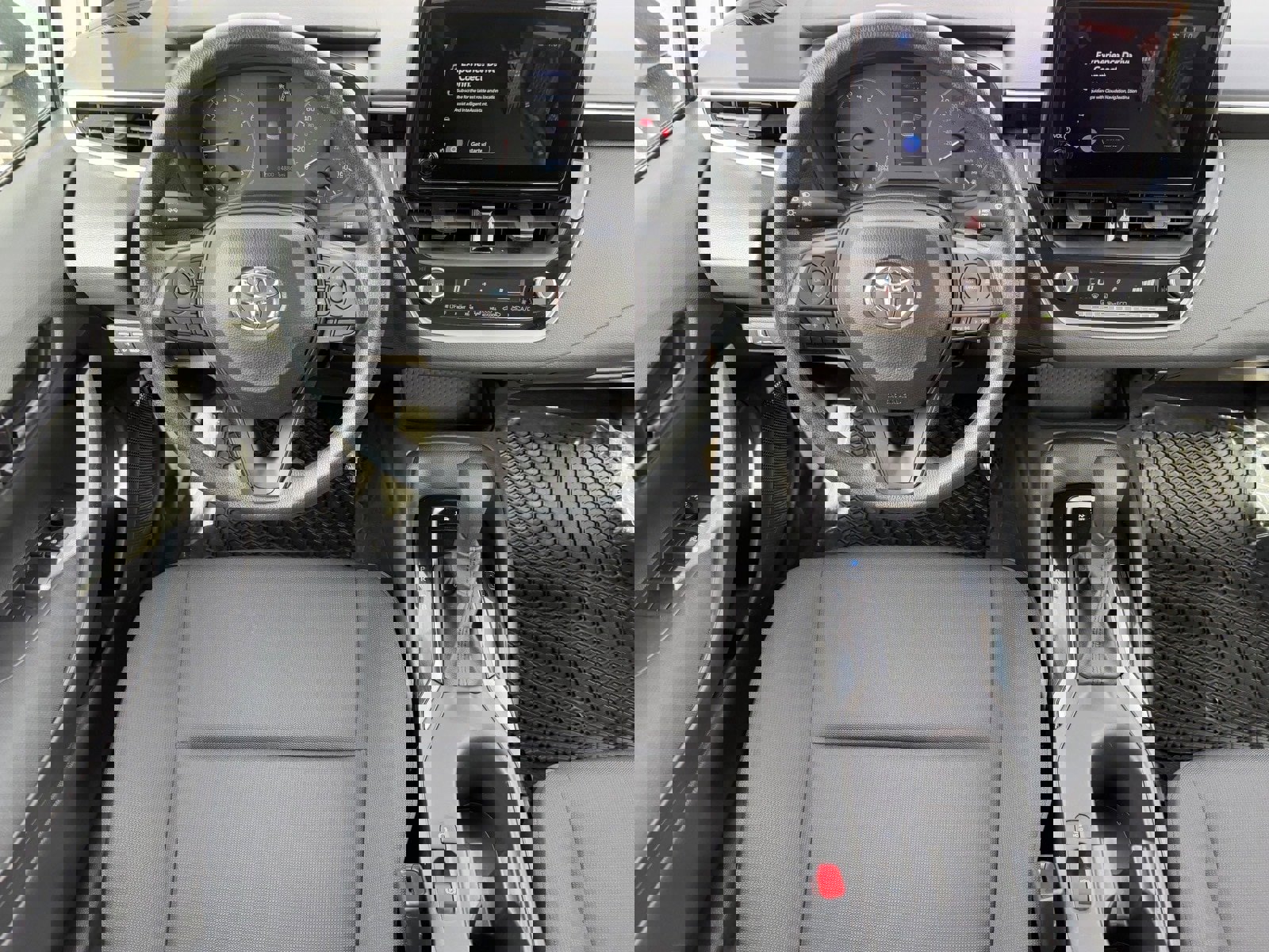 Used 2025 Toyota Corolla LE image 13