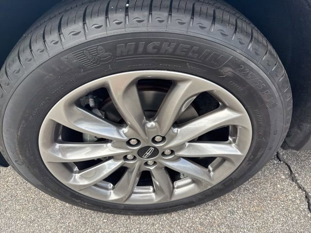 Used 2022 Lincoln Corsair AWD w/ Premium Package image 7