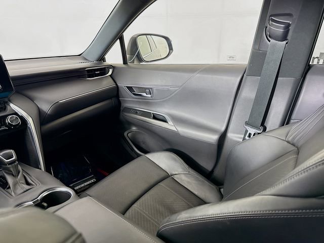 Used 2021 Toyota Venza XLE image 24