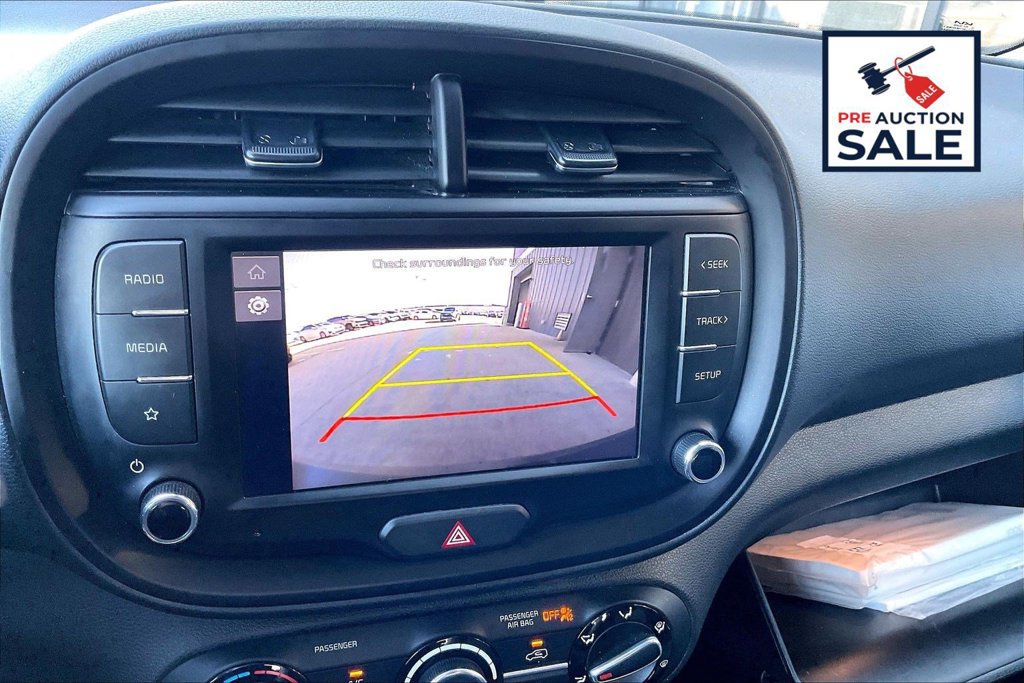 Used 2025 Kia Soul LX w/ LX Technology Package FWD image 20