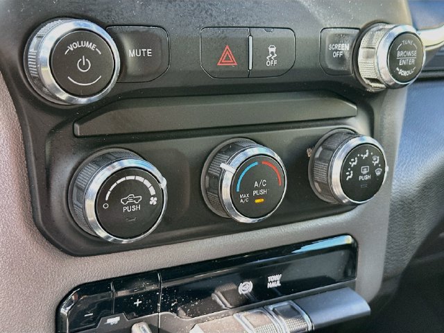Used 2024 RAM 3500 Big Horn AWD/4WD image 20
