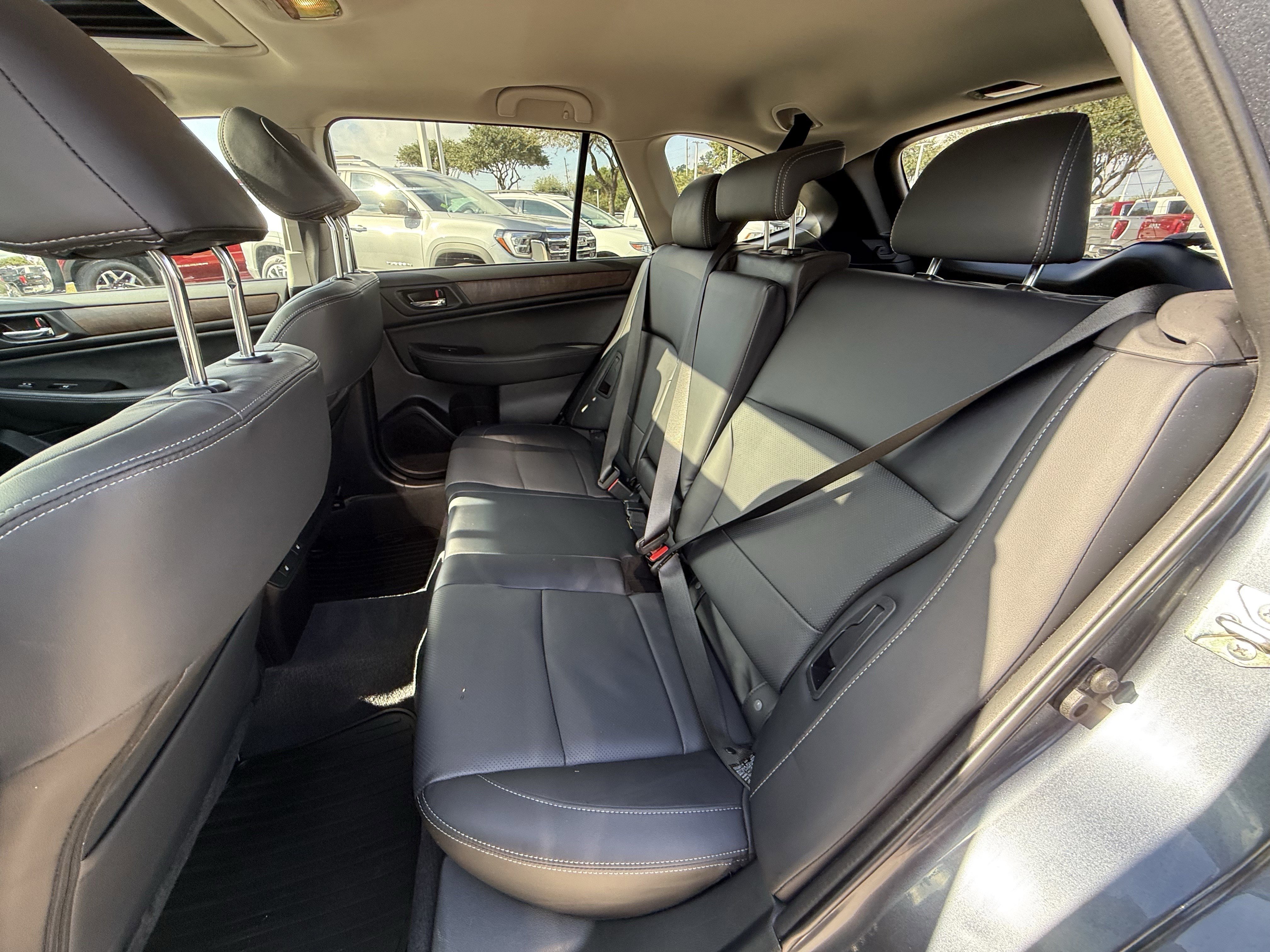 Used 2017 Subaru Outback 2.5i Limited image 30