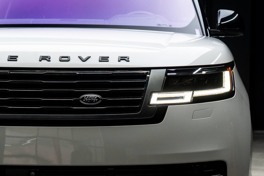 Used 2023 Land Rover Range Rover SV AWD/4WD image 4