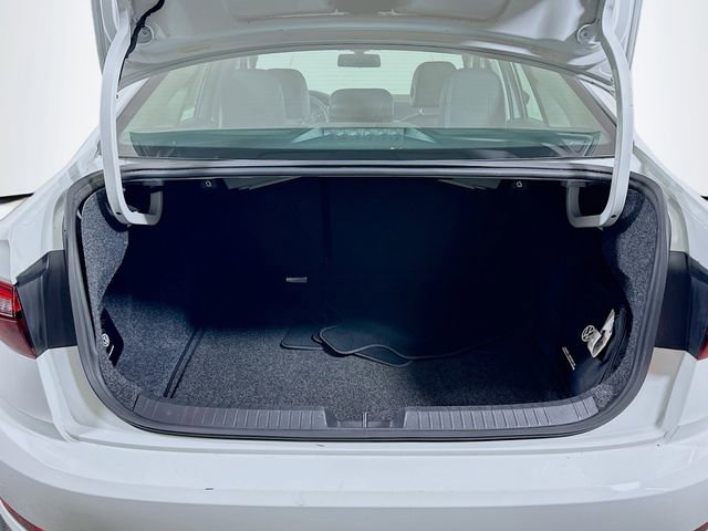 Used 2020 Volkswagen Jetta SE w/ SE Cold Weather Package image 26