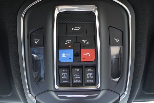 Used 2025 Jeep Grand Cherokee L Limited image 35