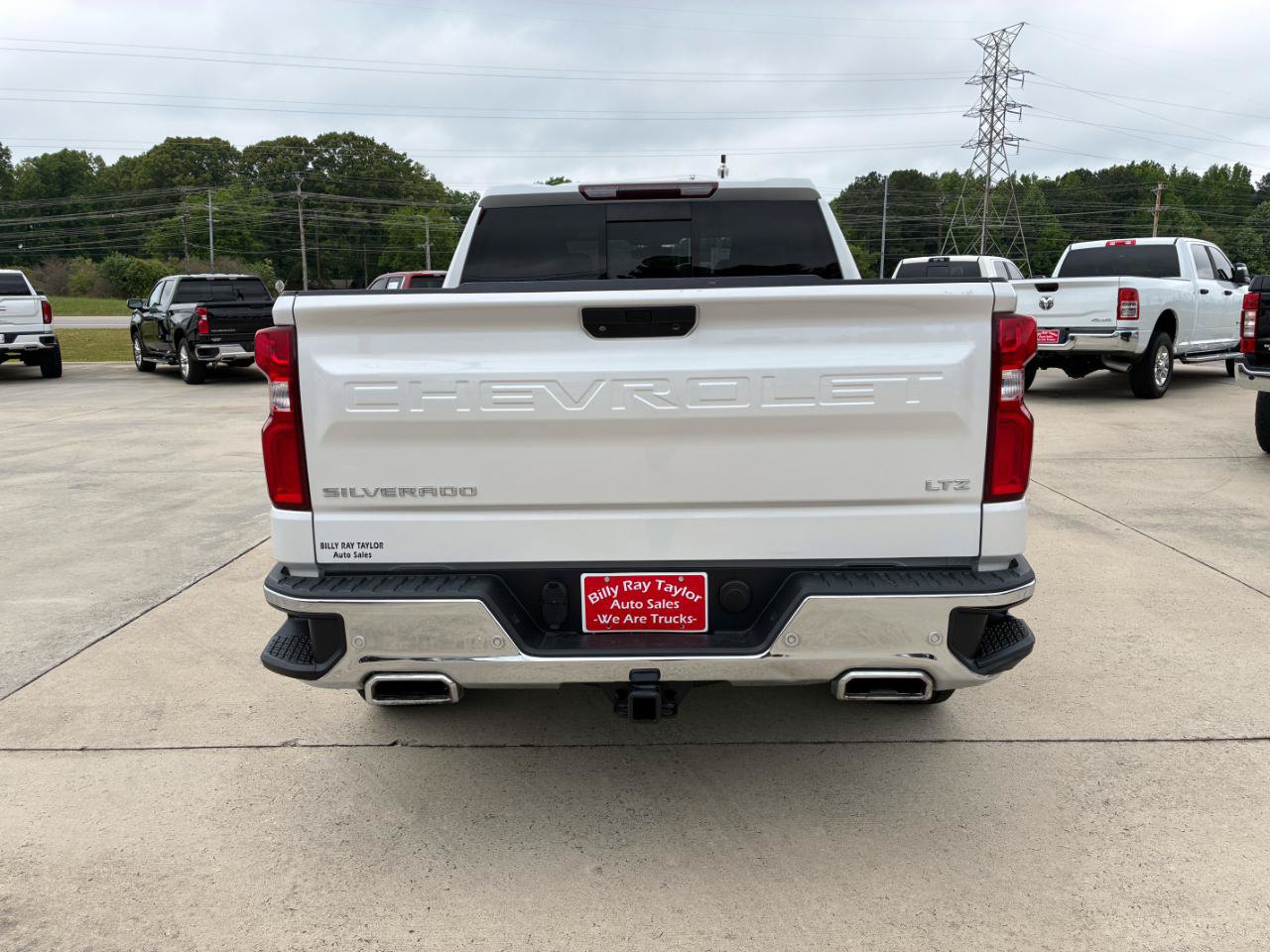 Used 2021 Chevrolet Silverado 1500 LTZ AWD/4WD image 6