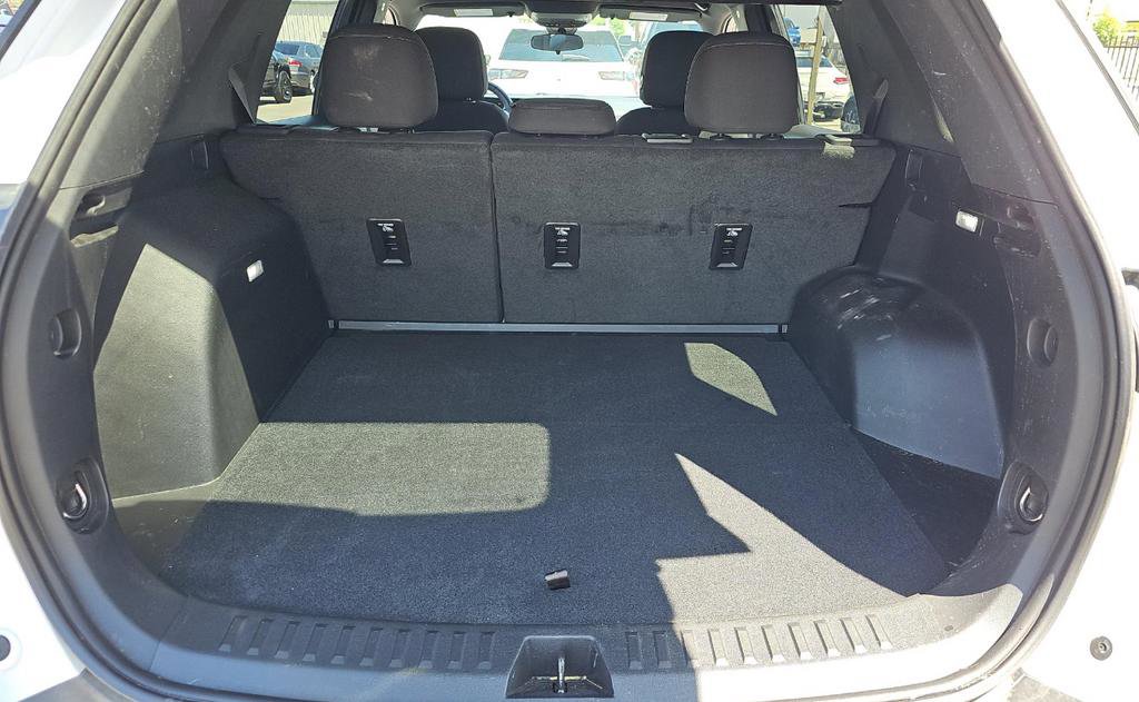 Used 2025 Chevrolet Equinox LT image 16