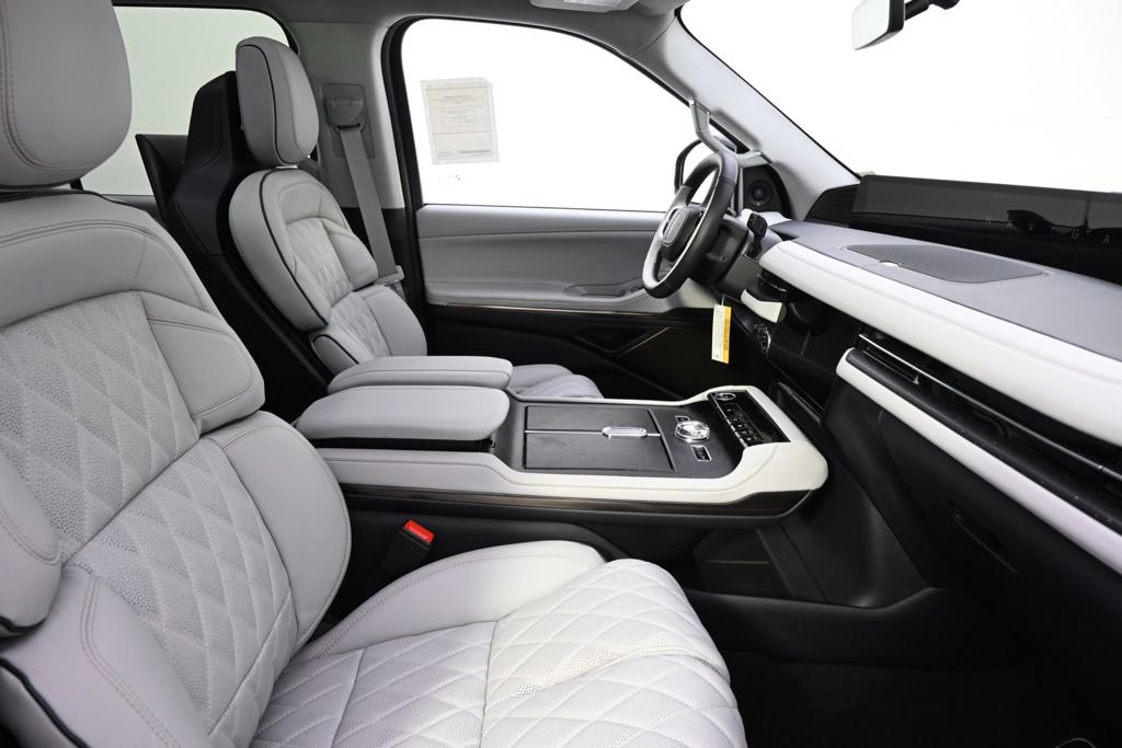 New 2026 Lincoln Navigator Black Label image 16