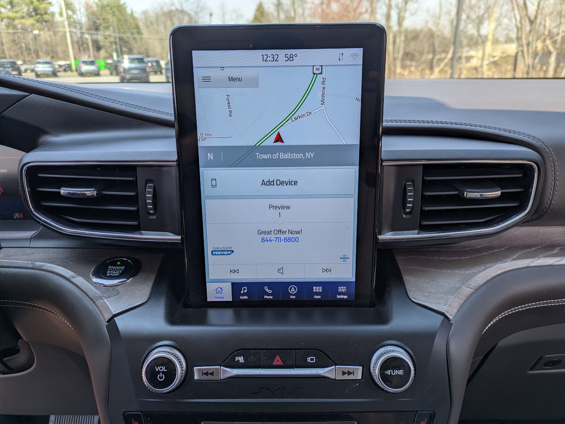 Used 2020 Ford Explorer Platinum w/ Premium Technology Package AWD/4WD image 11