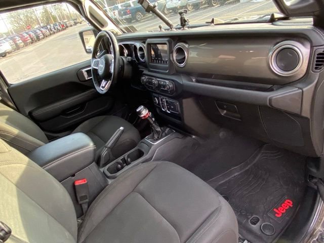 Used 2020 Jeep Wrangler Unlimited Sahara w/ Cold Weather Group AWD/4WD image 23