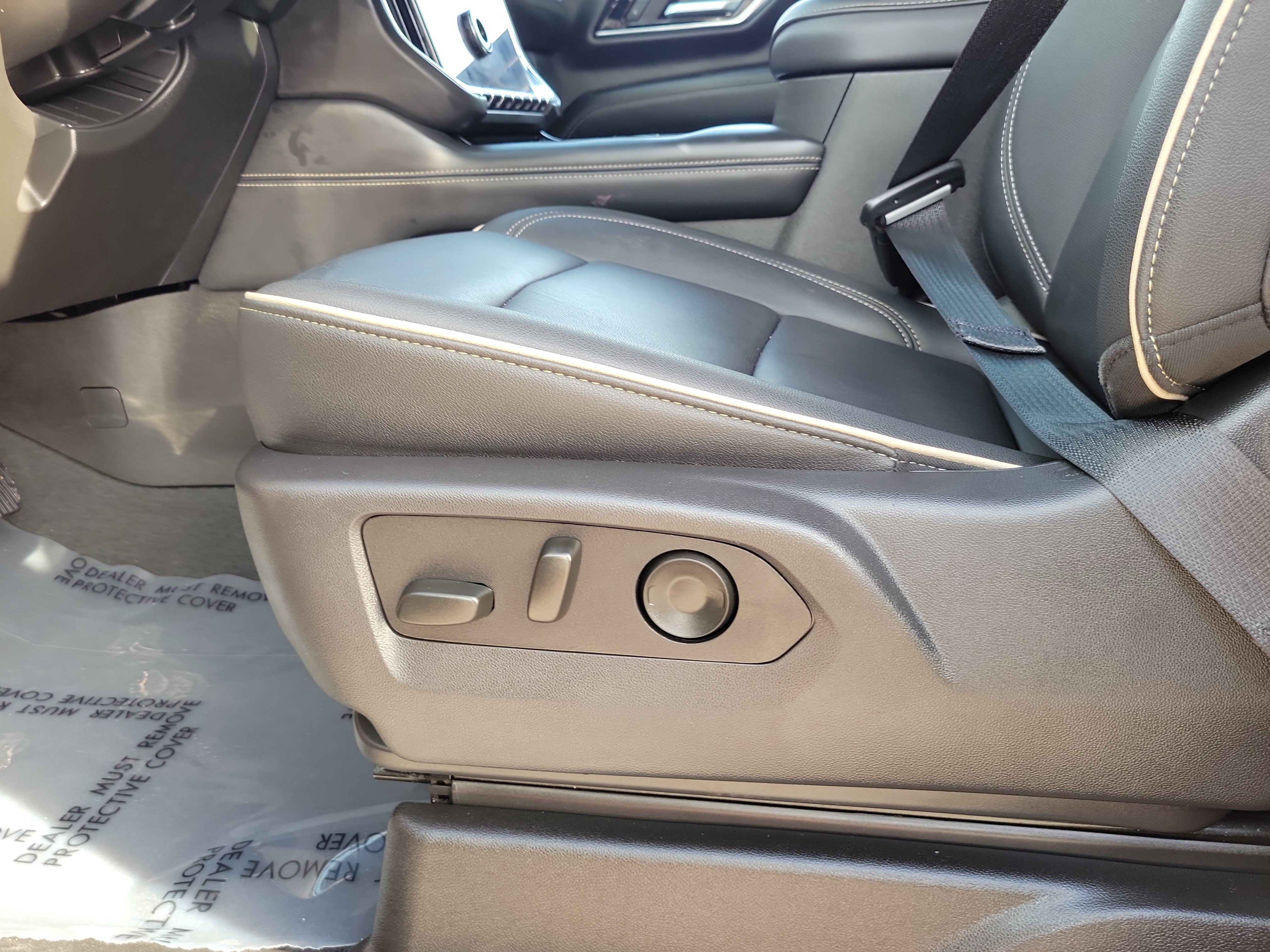 Used 2025 GMC Yukon Elevation RWD image 13