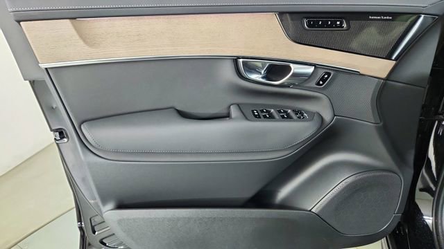 New 2026 Volvo XC90 B5 Plus w/ Protection Package AWD/4WD image 9