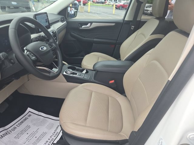 Used 2022 Ford Escape SEL w/ Technology Package AWD/4WD image 5