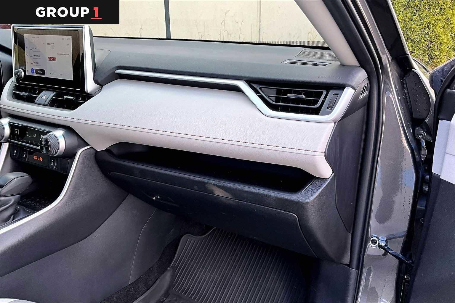 Used 2025 Toyota RAV4 XLE w/ Weather Package AWD/4WD image 18