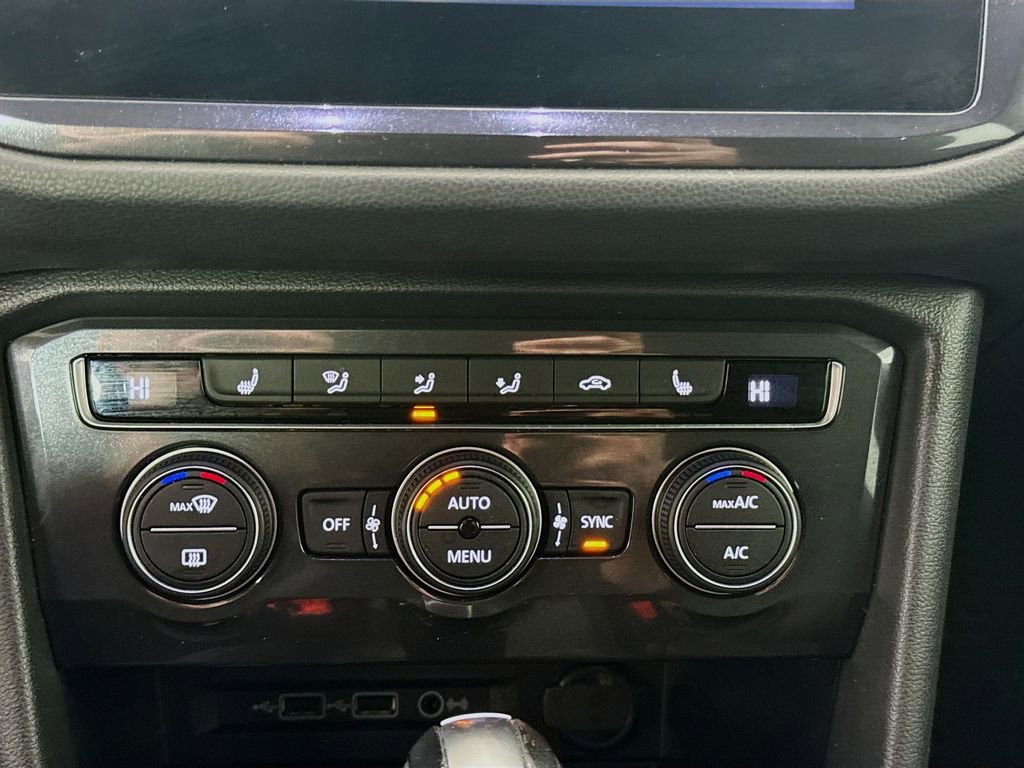 Used 2020 Volkswagen Tiguan SE R-Line image 11