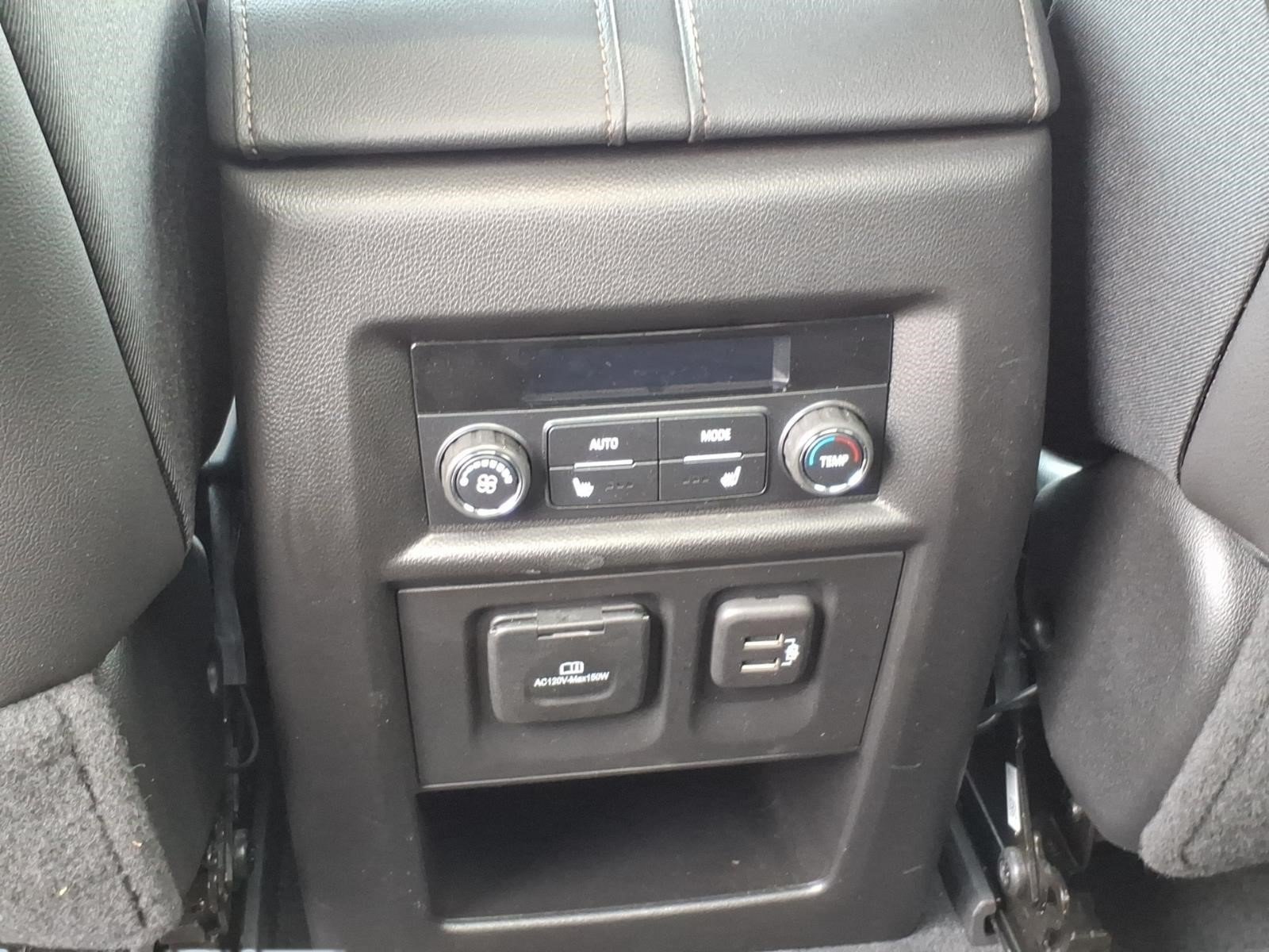 Used 2023 Chevrolet Traverse High Country AWD/4WD image 9