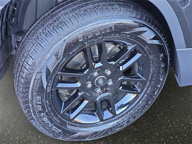 Used 2025 Land Rover Defender 90 S image 31