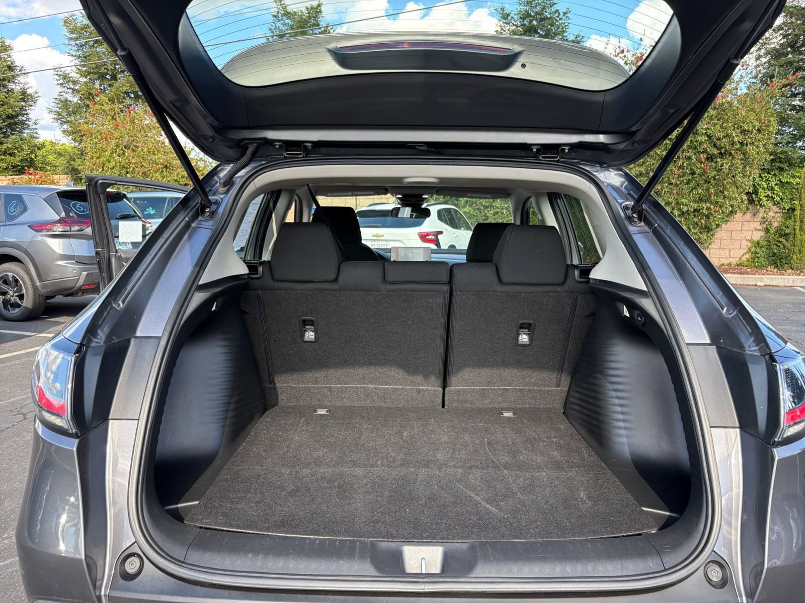 Used 2025 Honda HR-V LX image 29