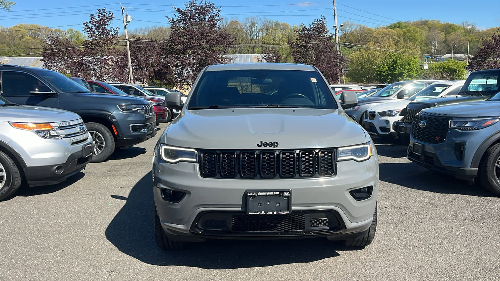 Used 2021 Jeep Grand Cherokee Laredo X AWD/4WD image 2