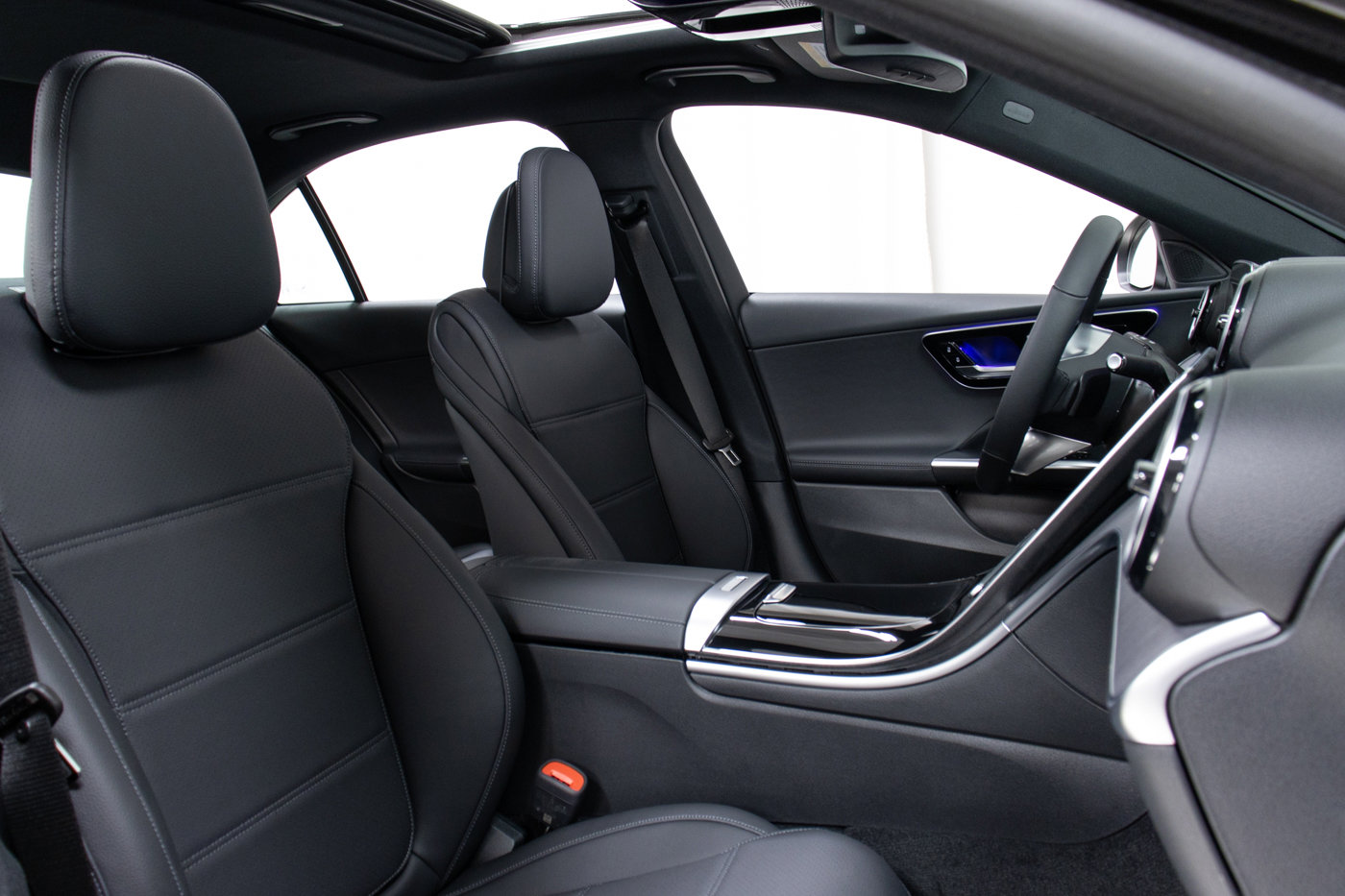 Used 2025 Mercedes-Benz C 300 4MATIC Sedan image 23