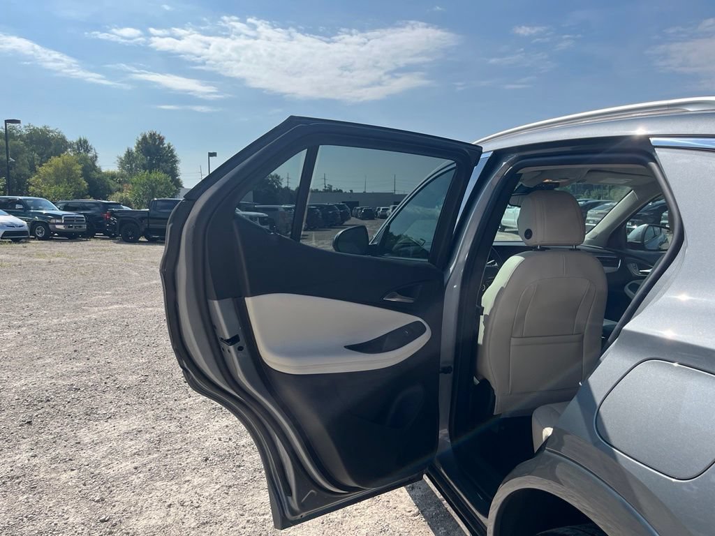 Used 2024 Buick Encore GX Avenir w/ Avenir Convenience Package AWD/4WD image 29
