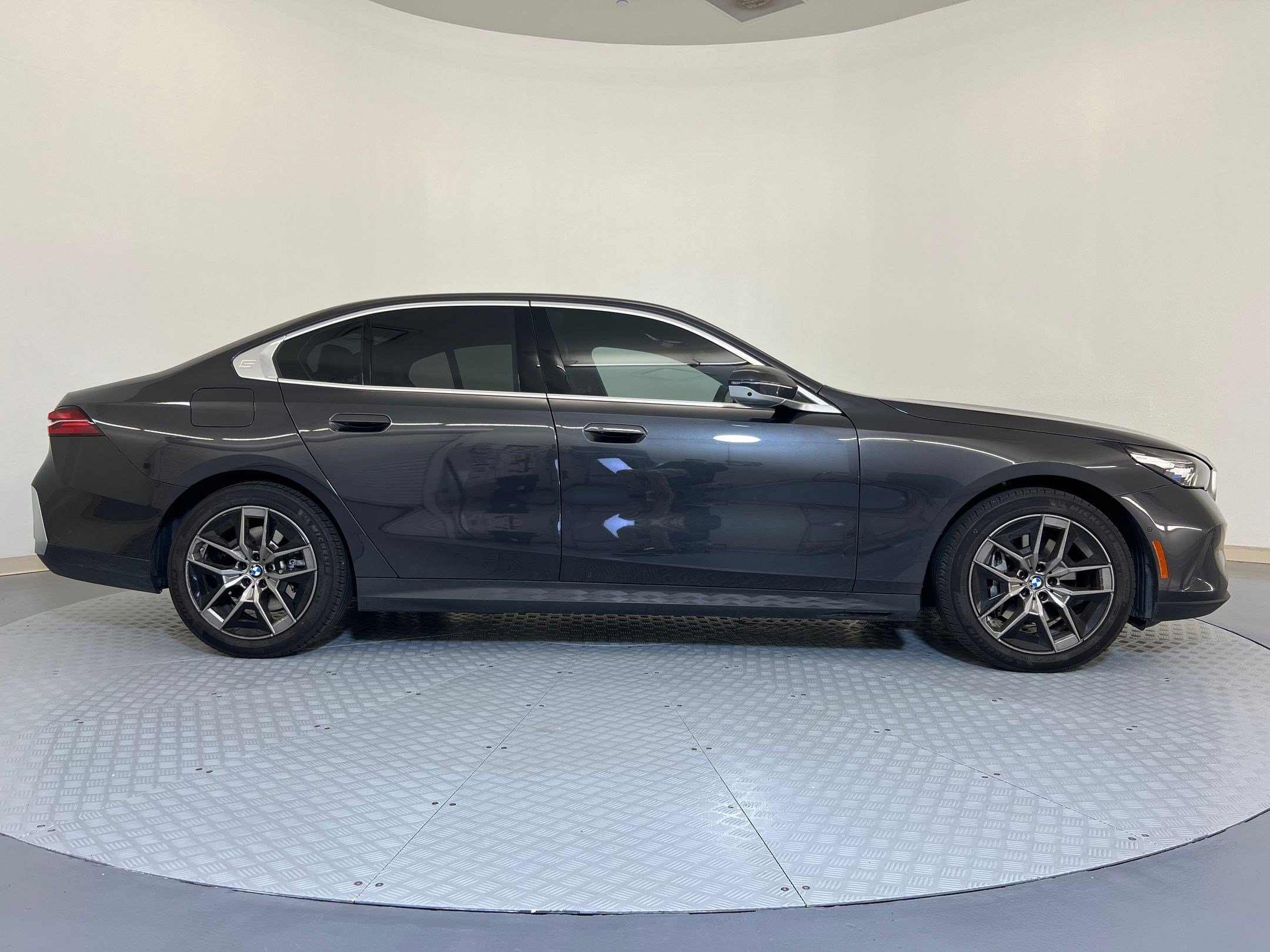 Used 2026 BMW 540i xDrive 540i xDrive image 7