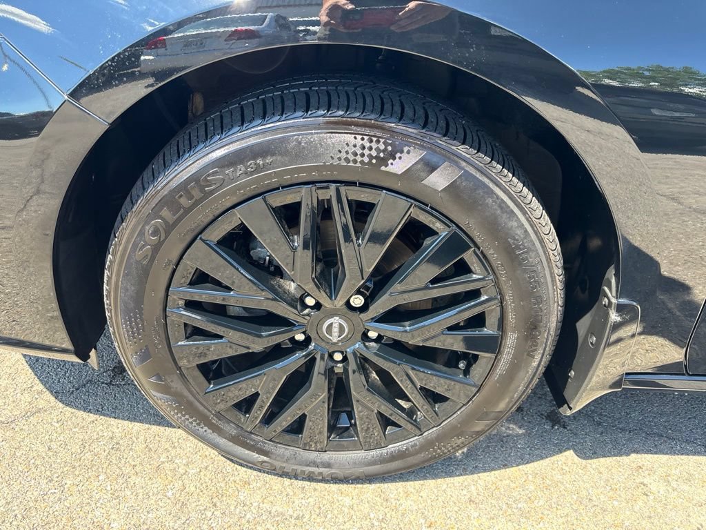 Certified 2025 Nissan Altima 2.5 SV w/ SV Special Edition Package AWD/4WD image 9