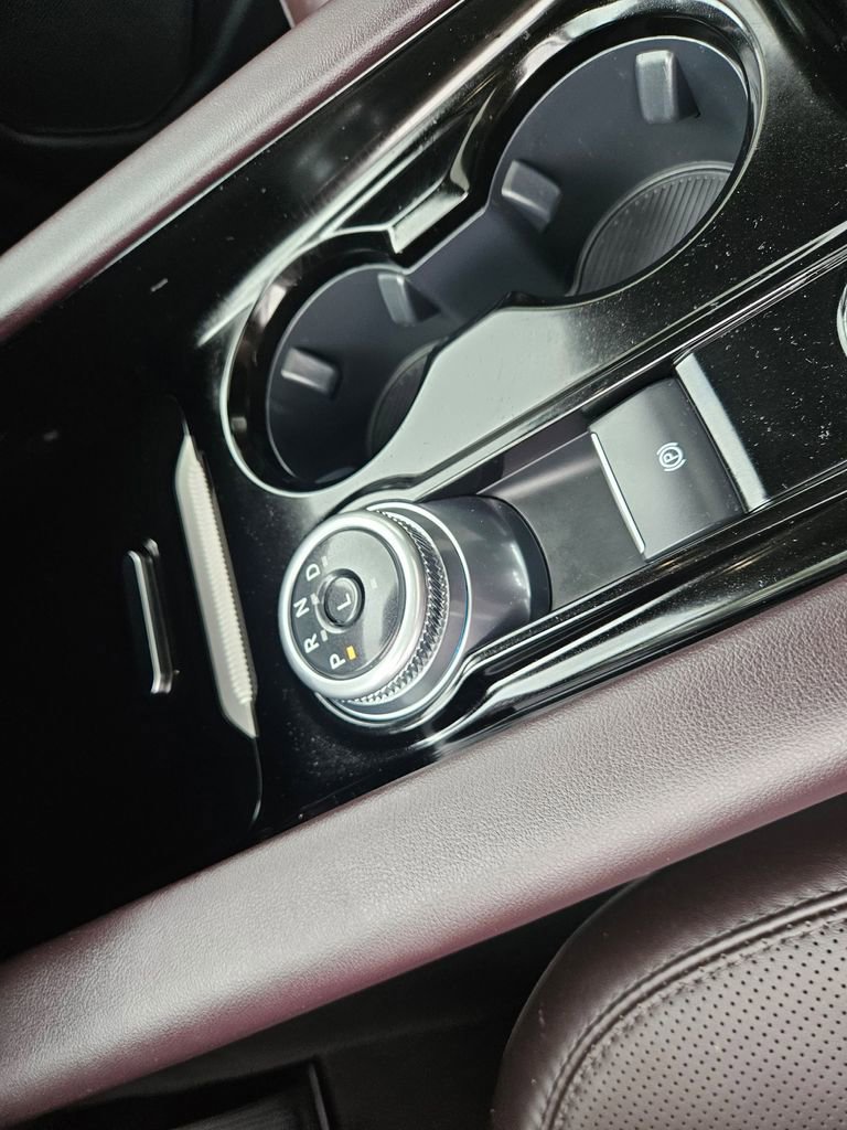 Used 2025 Ford Explorer Platinum w/ LUX Leather Package AWD/4WD image 28