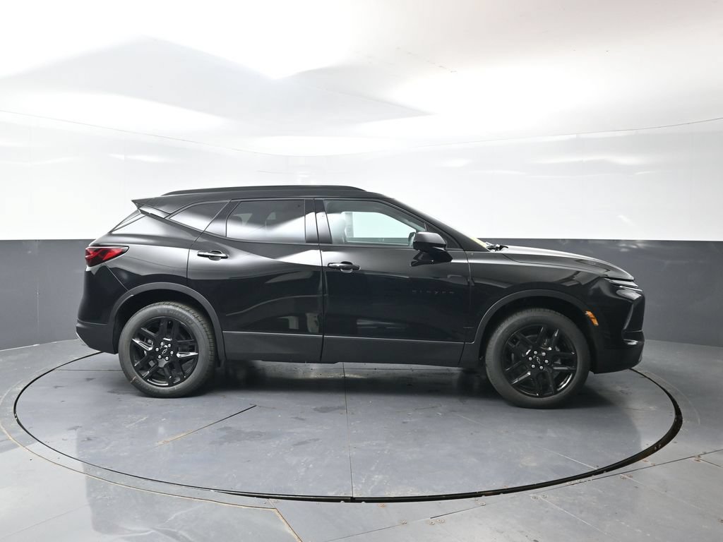 New 2026 Chevrolet Blazer LT w/ Convenience Package AWD/4WD image 3