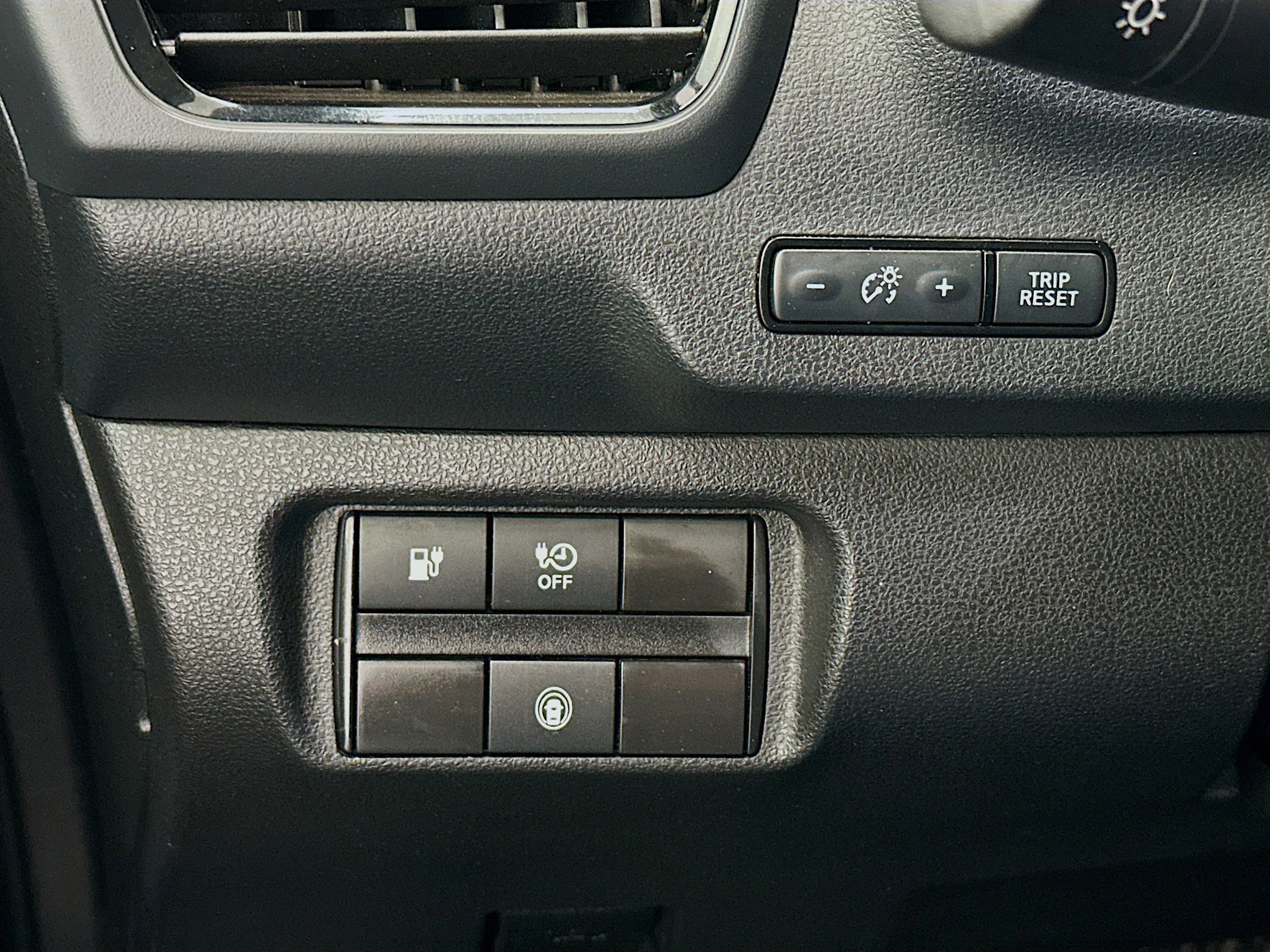 Used 2025 Nissan Leaf S image 17