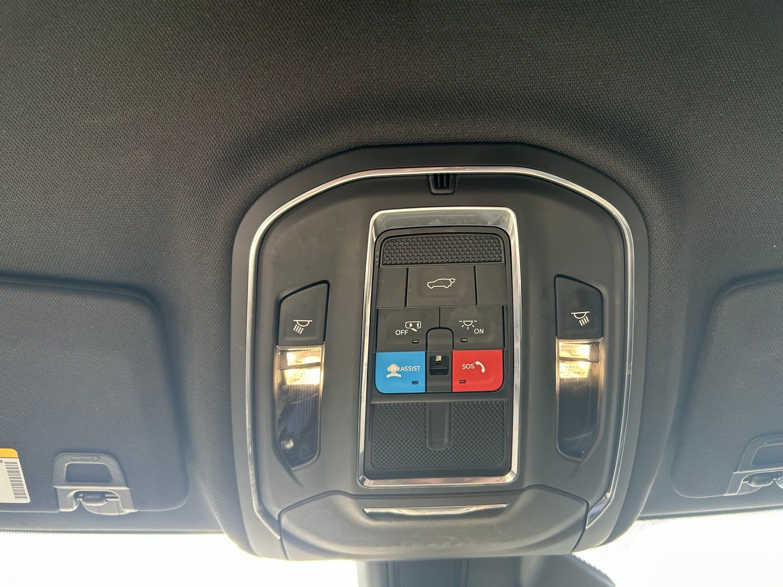 Used 2023 Jeep Grand Cherokee L Laredo image 19