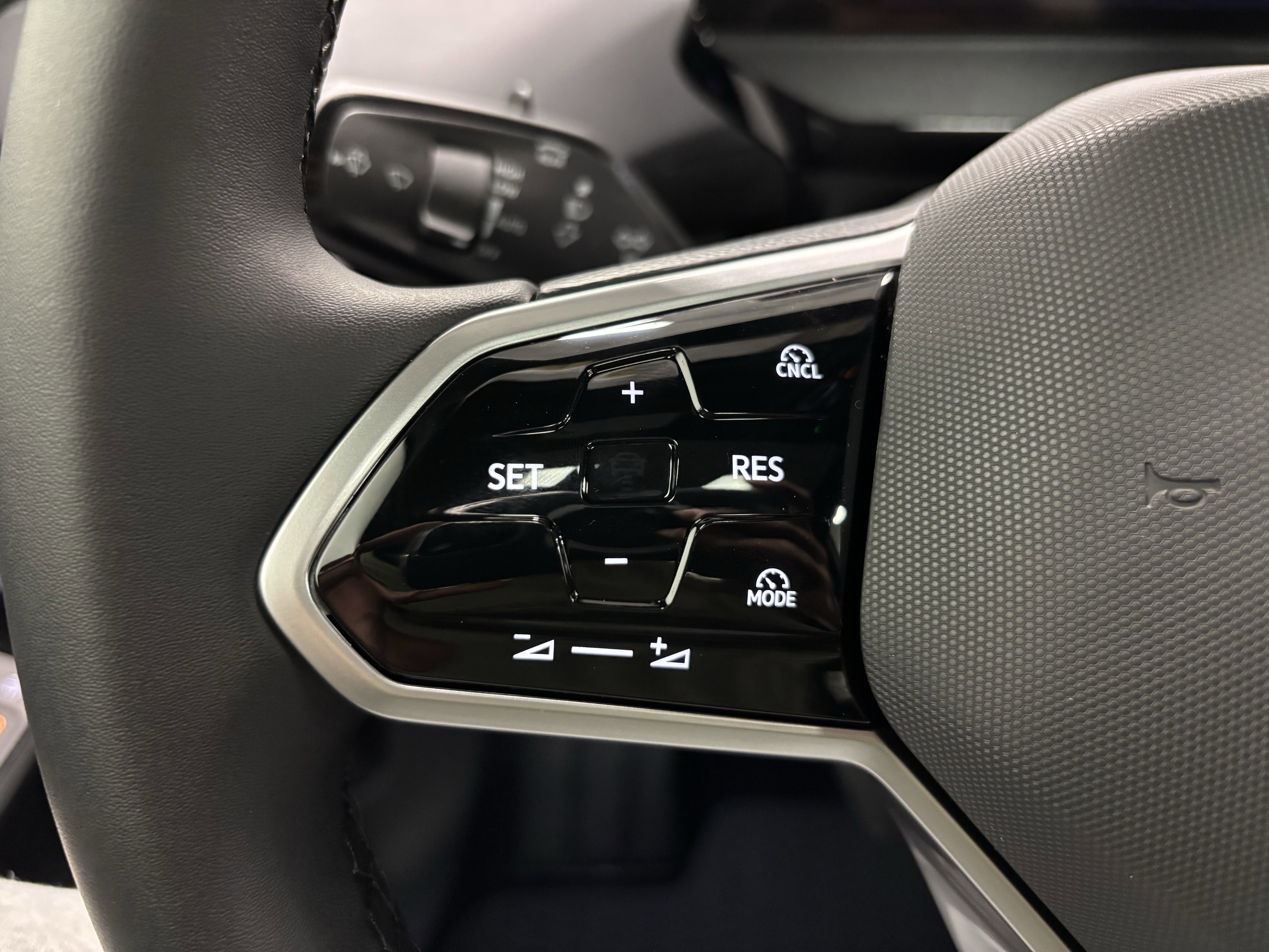 New 2025 Volkswagen ID.4 Pro S image 26