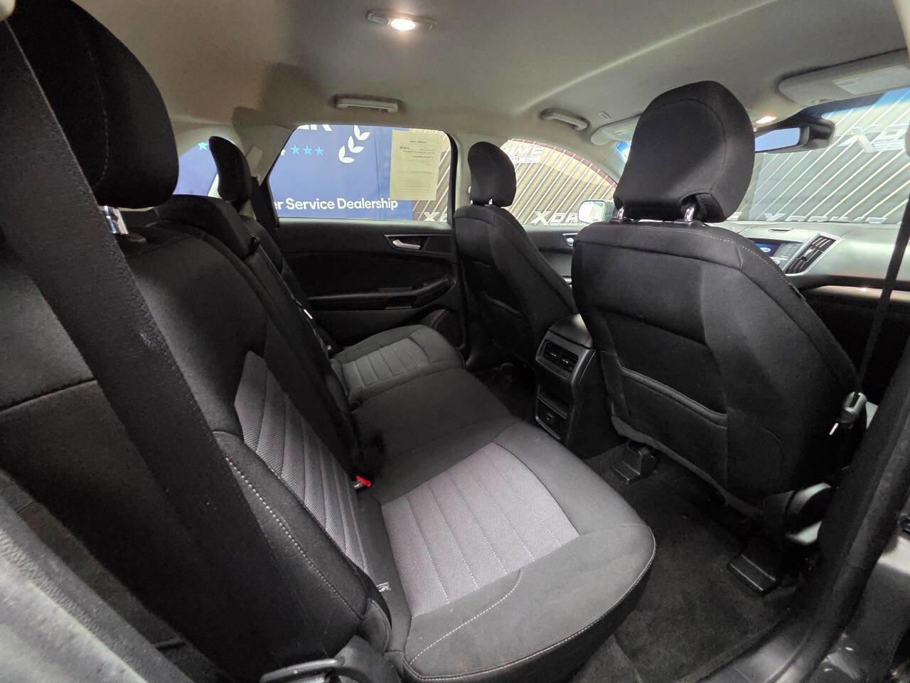 Used 2019 Ford Edge SE image 23