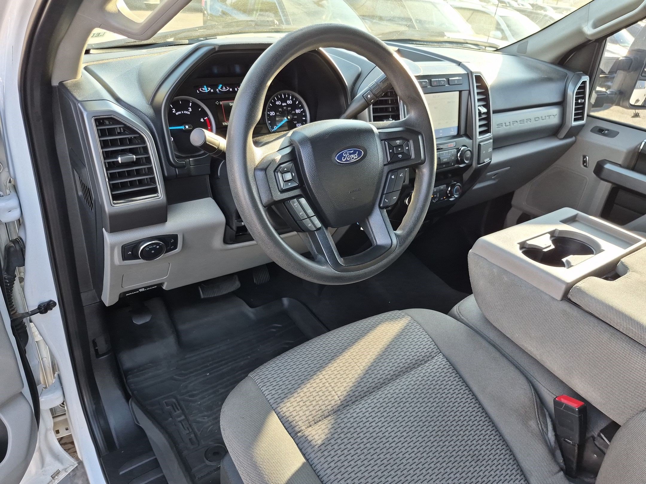 Used 2020 Ford F250 XLT w/ FX4 Off-Road Package AWD/4WD image 16