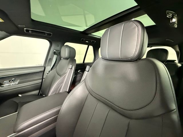 New 2025 Land Rover Range Rover SE image 5