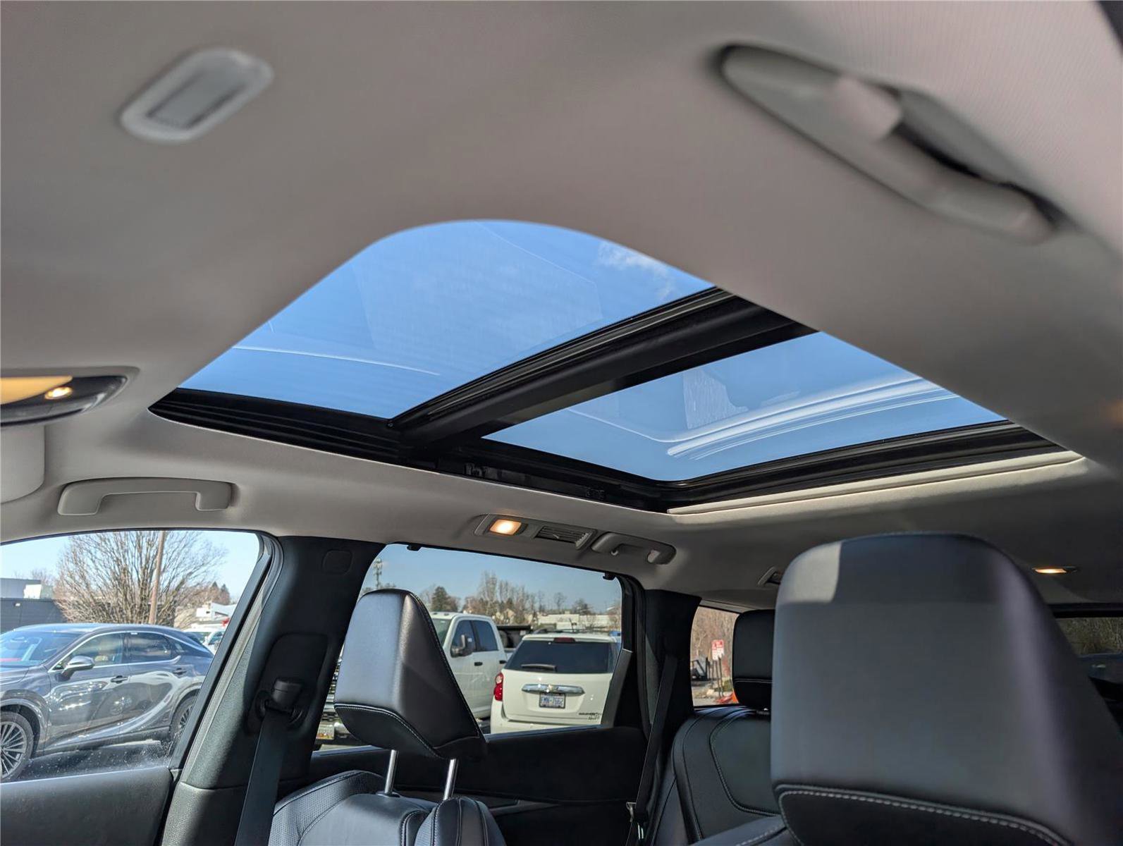 Used 2023 INFINITI QX60 Luxe w/ Cargo Package image 36