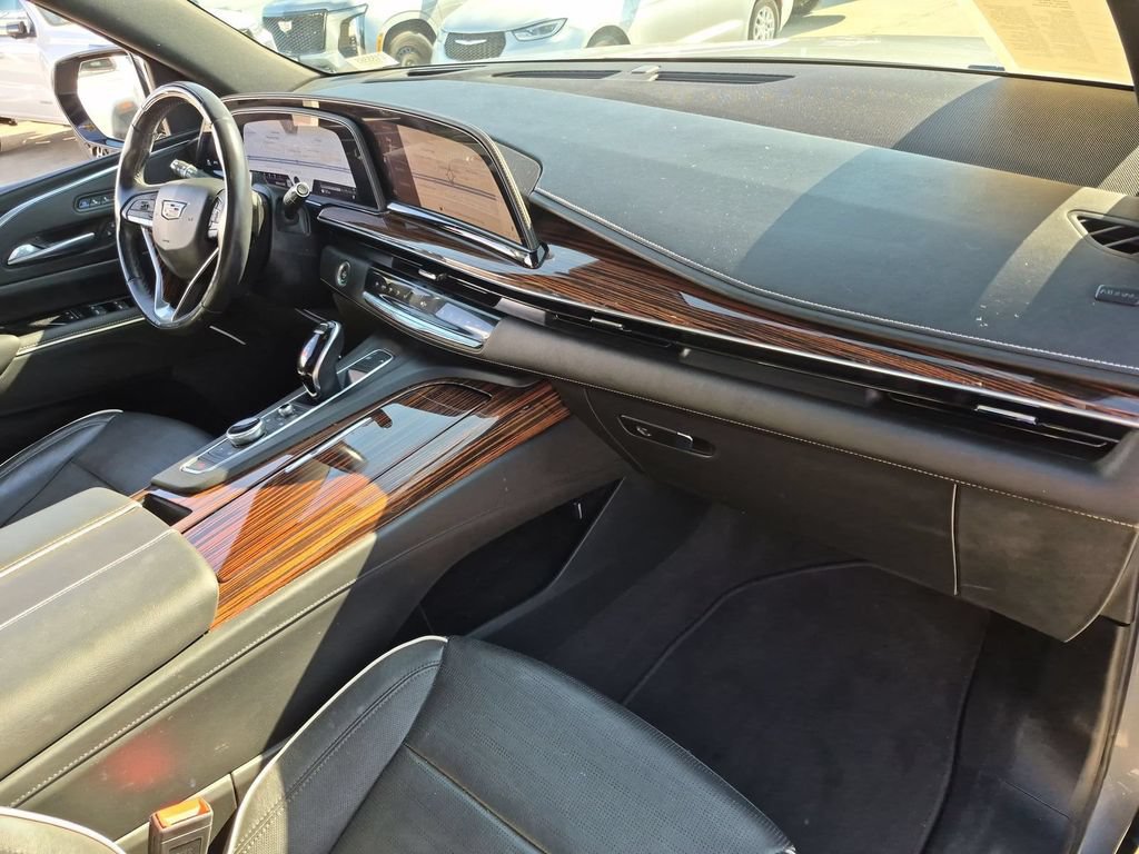Certified 2022 Cadillac Escalade Premium Luxury RWD image 22