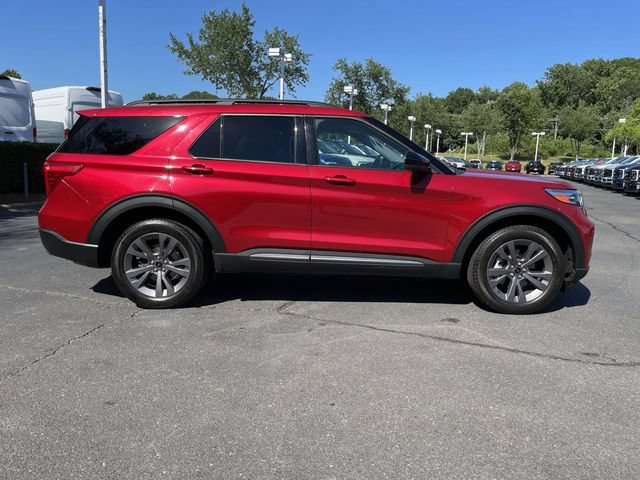 Used 2023 Ford Explorer XLT w/ Equipment Group 202A AWD/4WD image 40