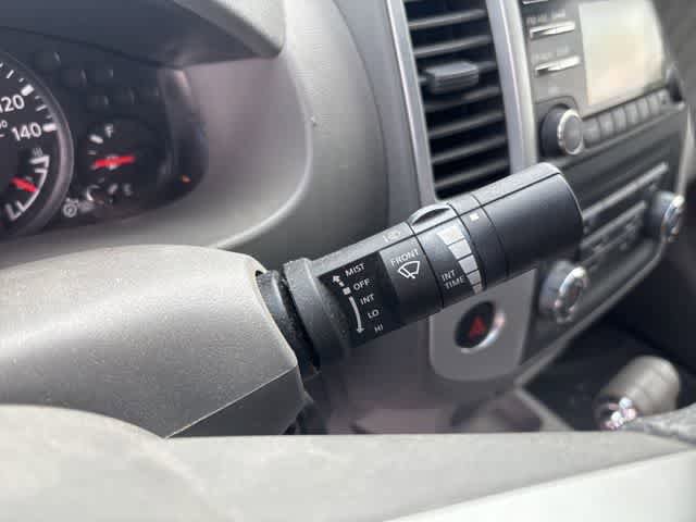 Used 2014 Nissan Frontier SV RWD image 14