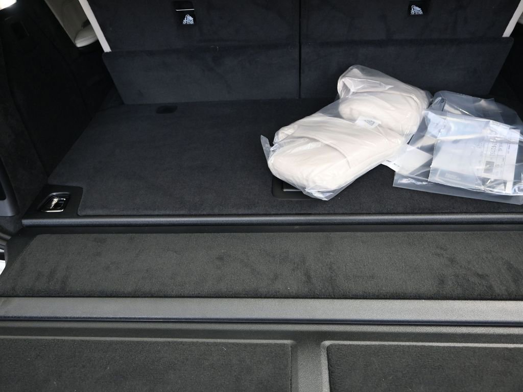 New 2026 BMW X7 M60i image 21