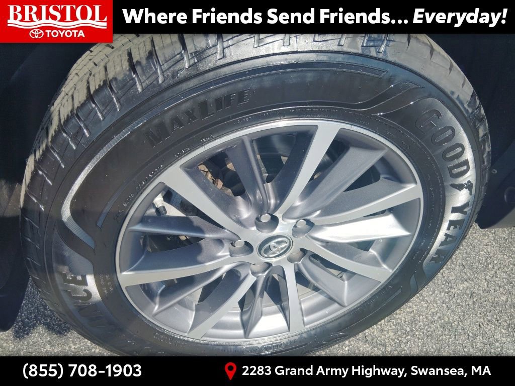 Used 2018 Toyota Highlander XLE AWD/4WD image 11