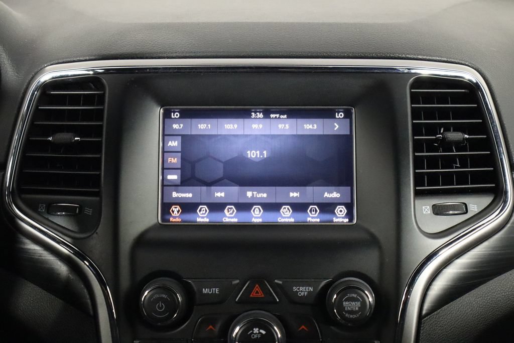 Used 2020 Jeep Grand Cherokee Laredo AWD/4WD image 25