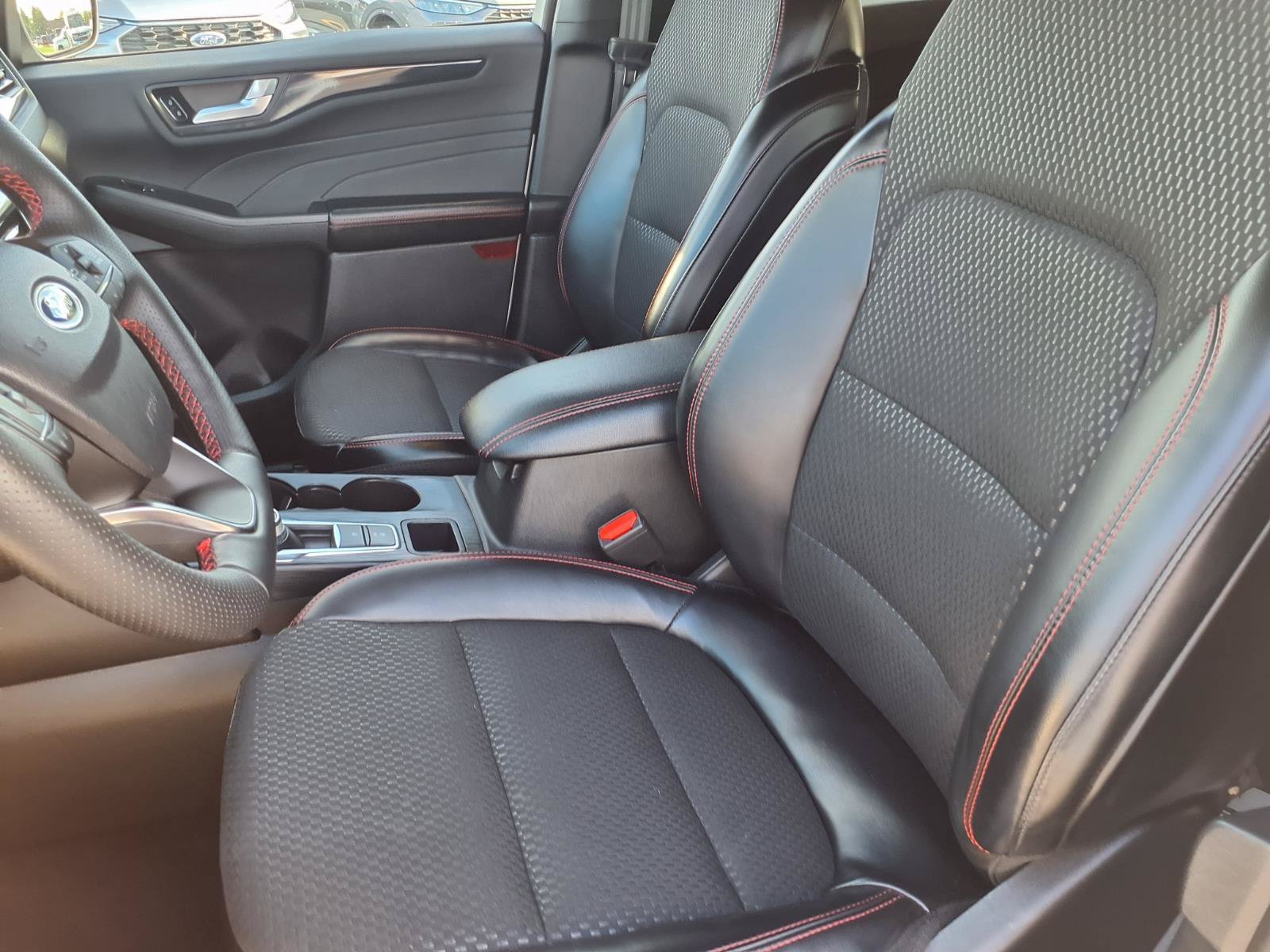 Used 2024 Ford Escape ST-Line w/ Tech Pack #1 AWD/4WD image 3