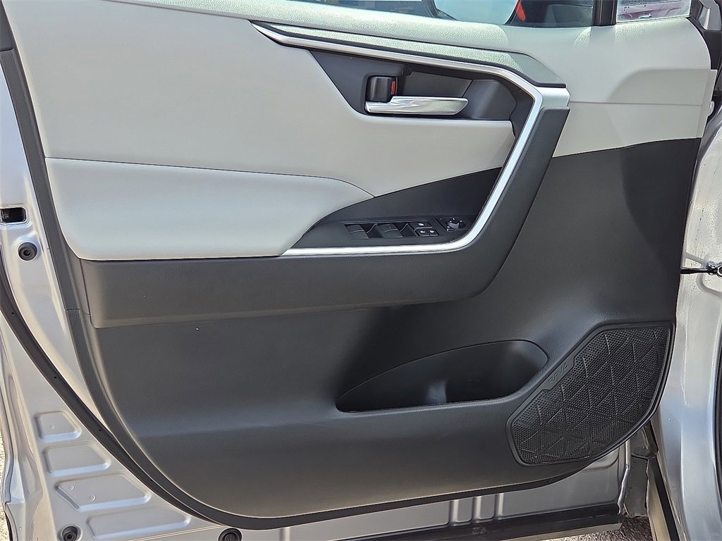 Certified 2020 Toyota RAV4 XLE image 18