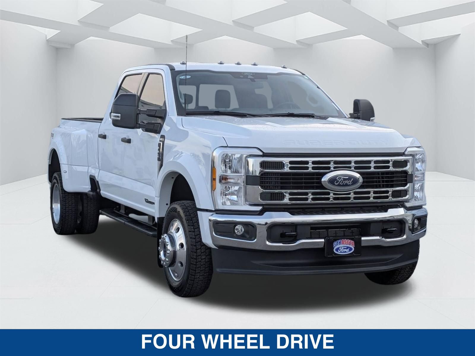 New 2026 Ford F450 XLT w/ FX4 Off-Road Package AWD/4WD image 2
