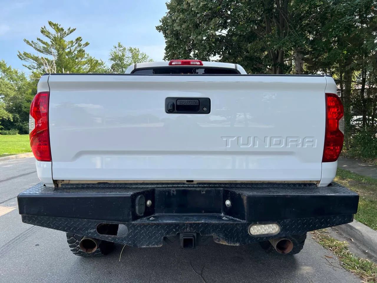 Used 2015 Toyota Tundra SR5 w/ SR5 Upgrade Package image 5