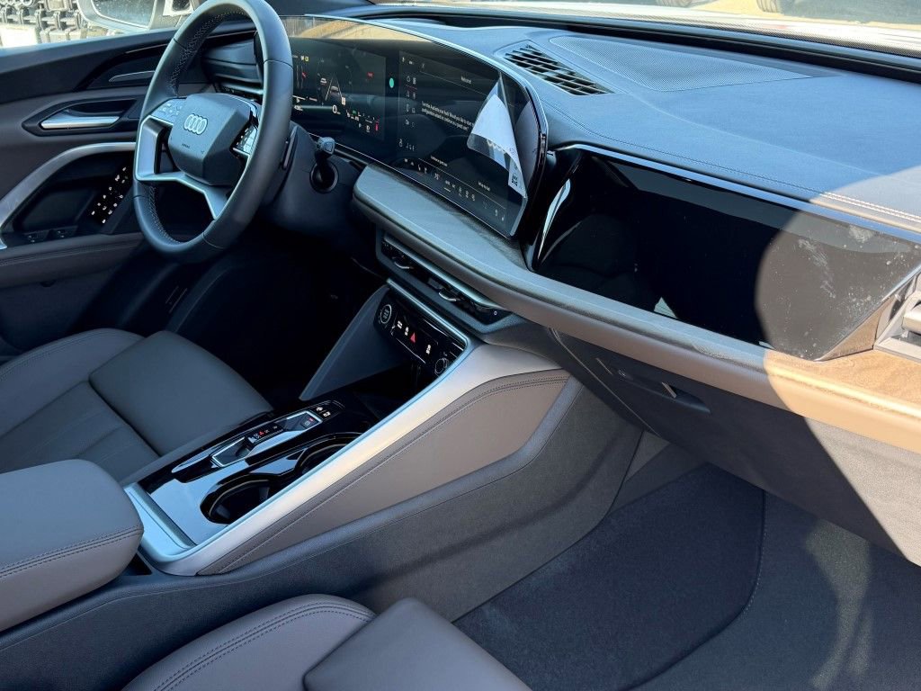 New 2025 Audi Q5 2.0T Premium Plus image 12