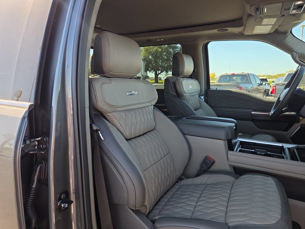 New 2027 Ford F250 Platinum w/ Platinum Plus Package AWD/4WD image 26