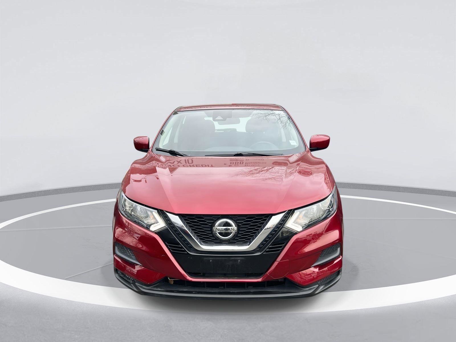 Used 2022 Nissan Rogue Sport S image 2